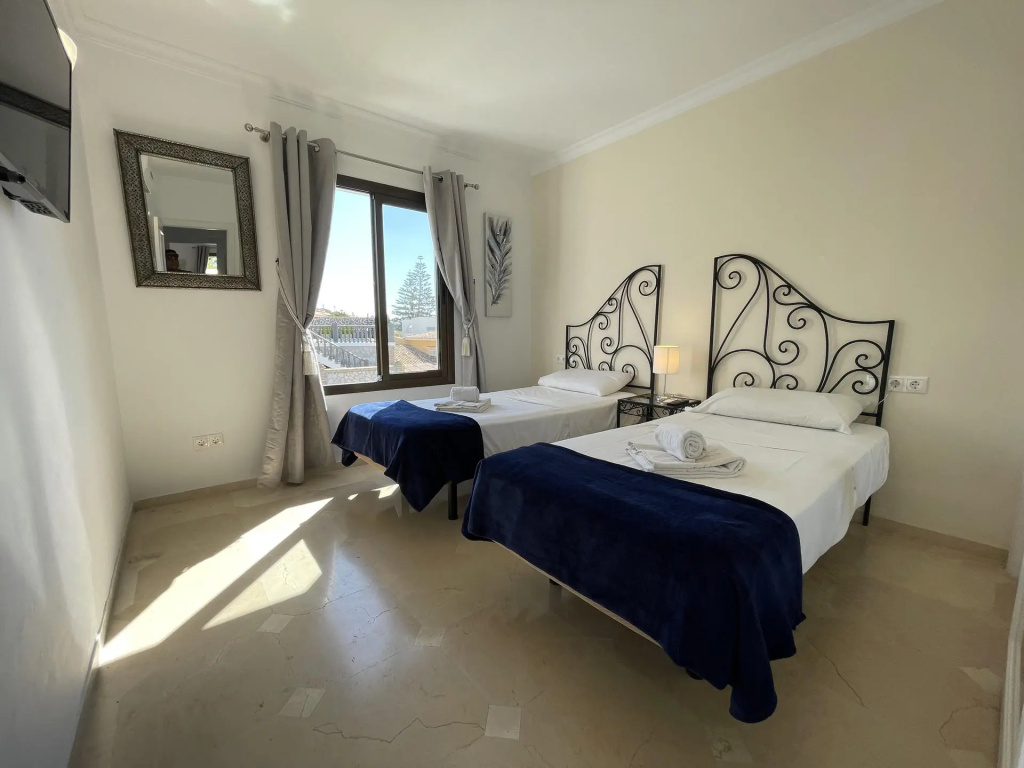 Entire rental unit- close to all amenities - Riviera del Sol - CS136