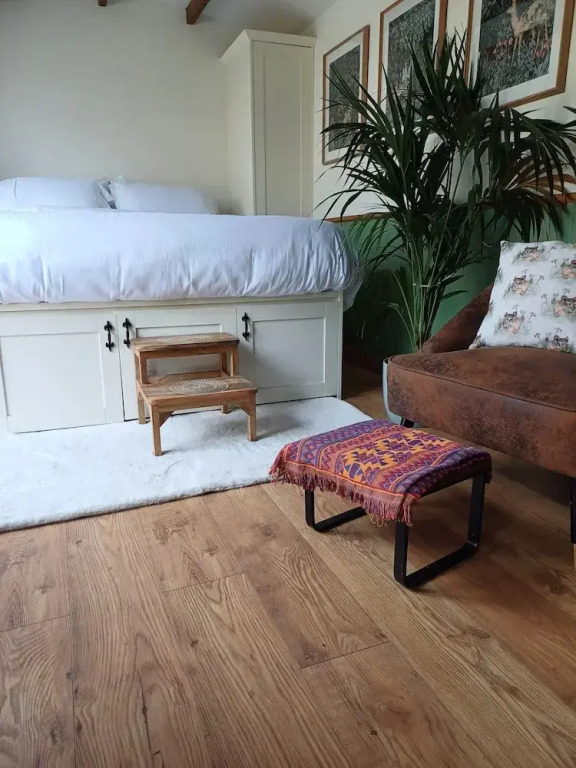 The Botanist - Luxury Cabin With Hot Tub Near York