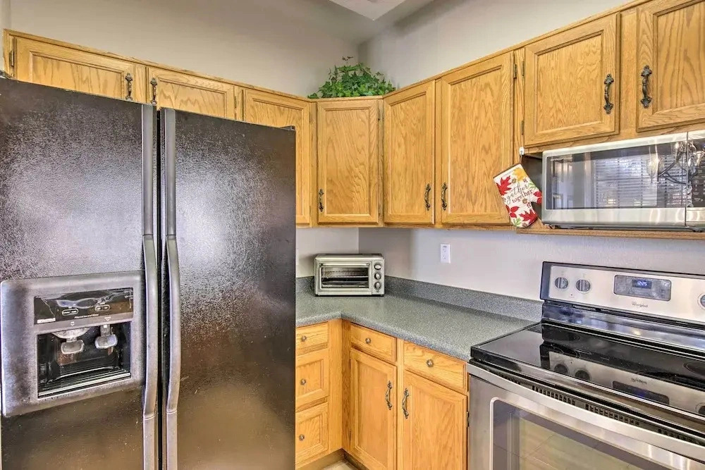 Breezy Mesa Condo w/ Community Pool & Hot Tub