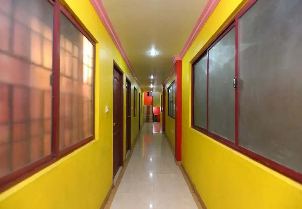 Lloyds Nest by OYO Rooms