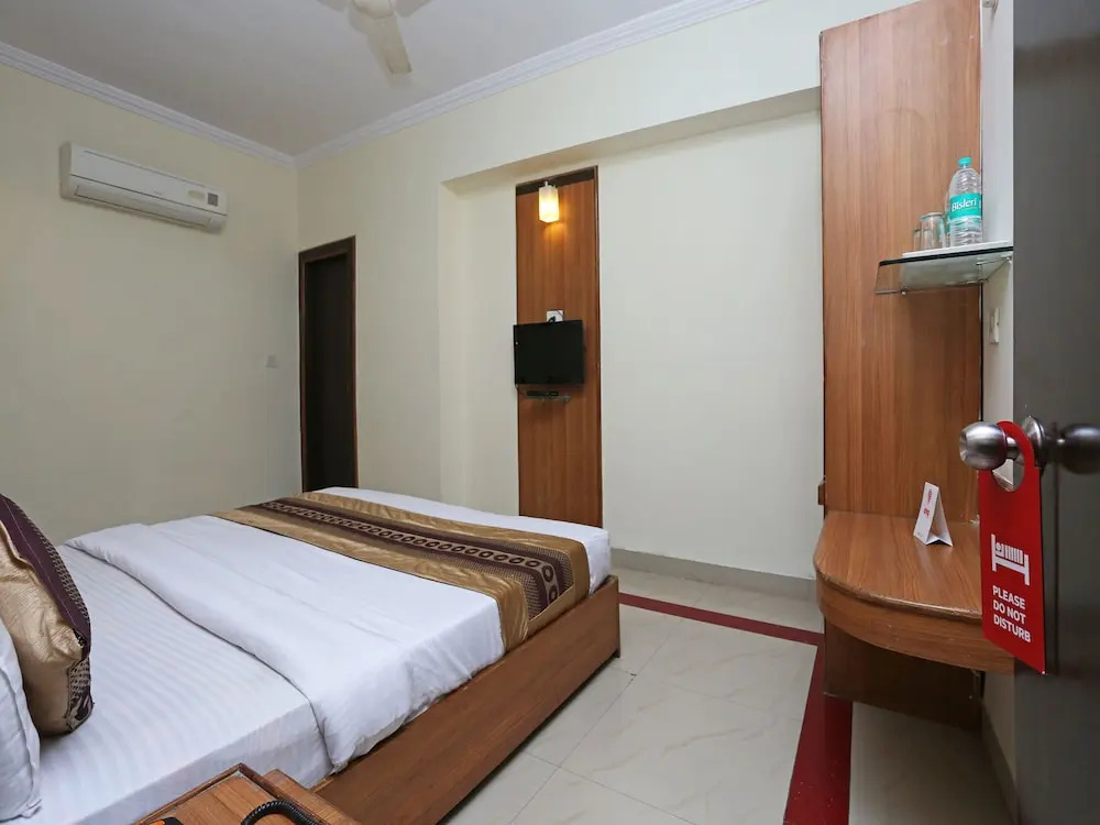 OYO 11307 Hotel Satya Villas