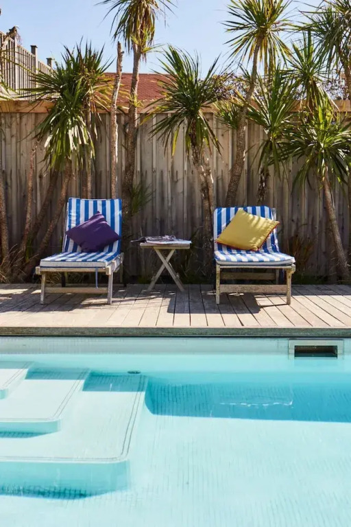 Beachfront House w Pool Steam