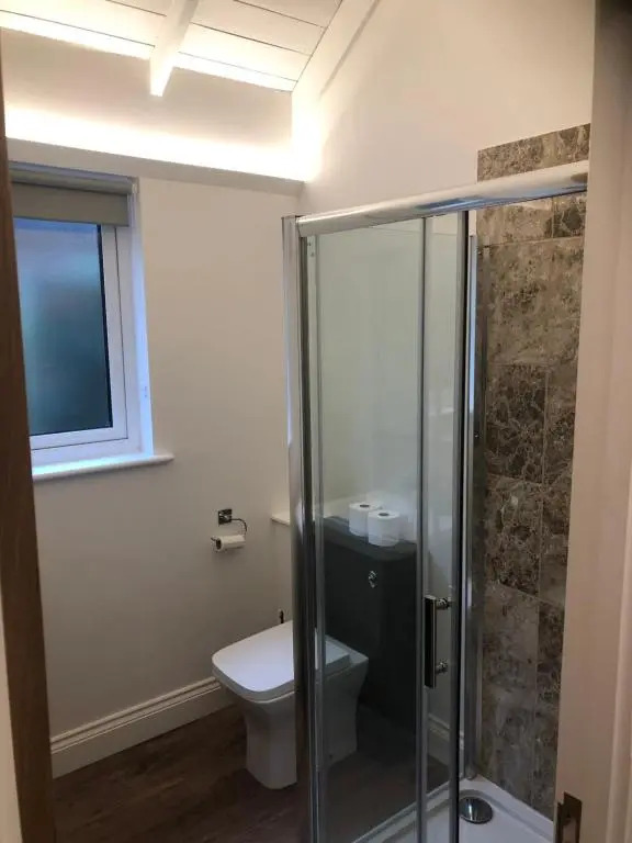 Unique One Bed Contemporary Bungalow Town Centre
