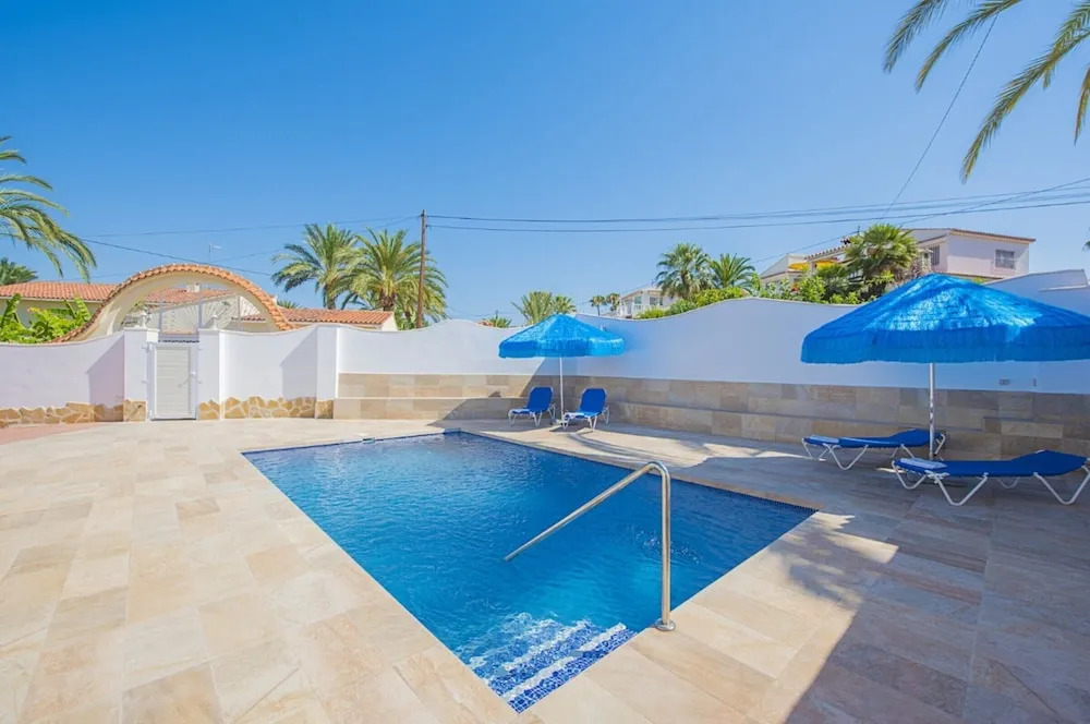 Villa - 3 Bedrooms with Pool and WiFi - 105022
