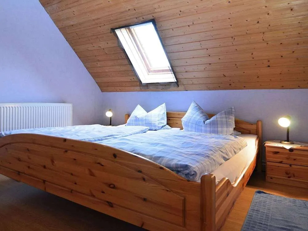 Lovely Farmhouse in Friedrichsfeld with Garden