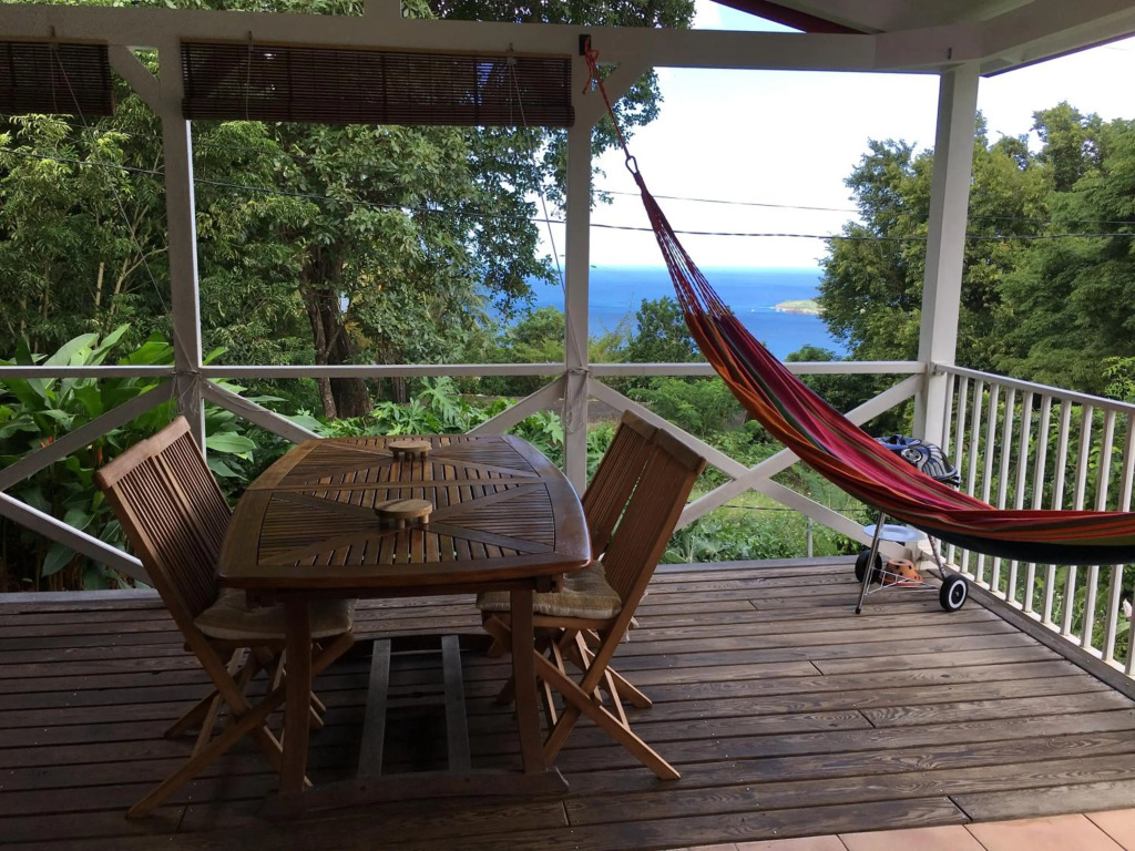 Grand bungalow avec piscine et vue mer