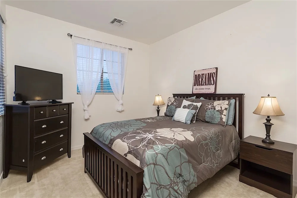 Pinnacle Vista 5 BR by Casago