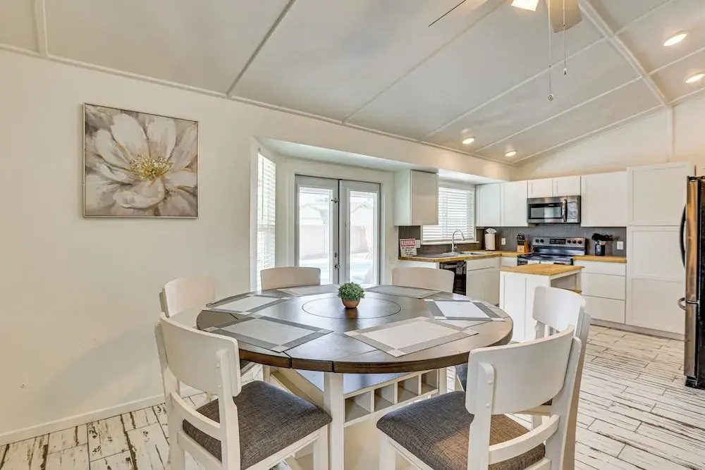 Welcoming Group Getaway w/ Pool & Patio in Peoria!