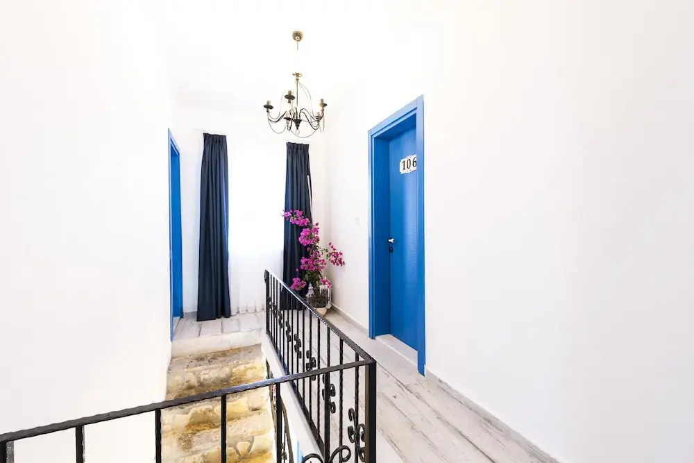 Teos Otel