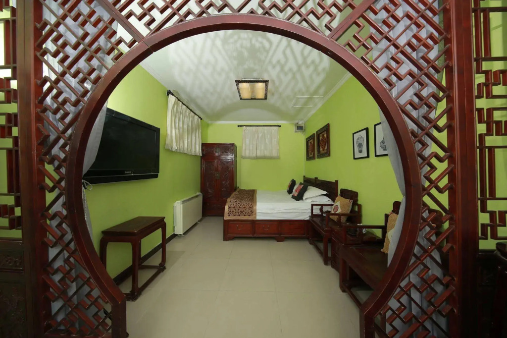 Courtyard View Hotel