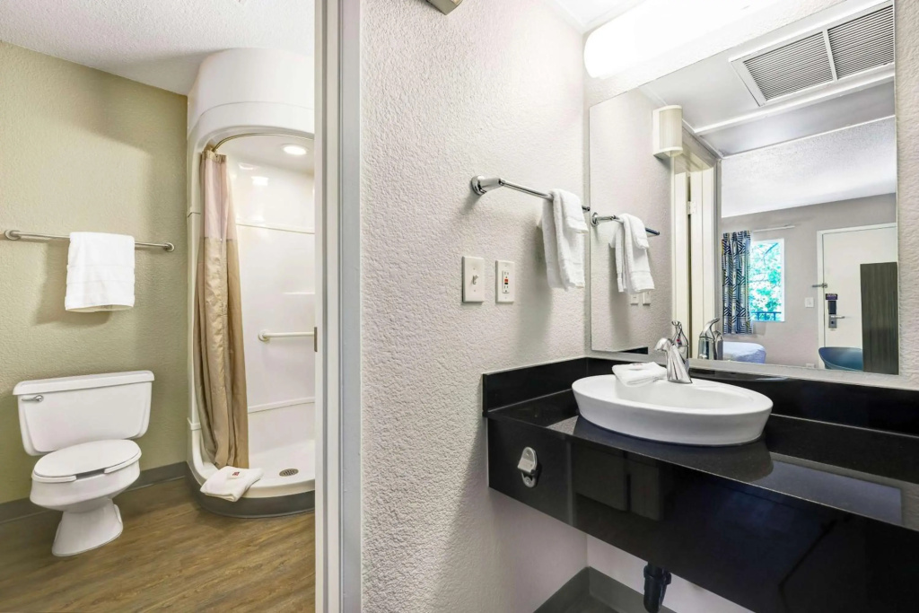 Motel 6-Issaquah, WA - Seattle - East