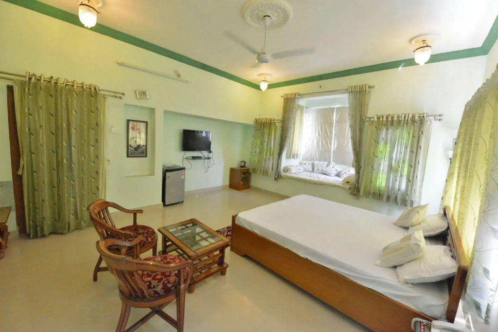 Devendragarh - A Boutique Lake Facing Guest House On Lake Fateh Sagar