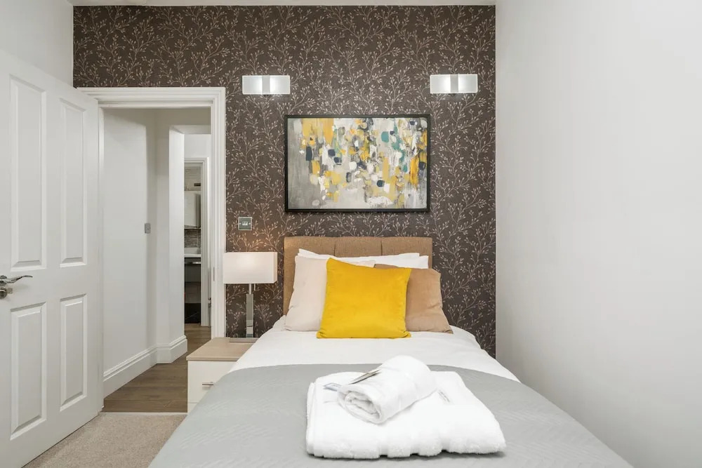 Madika Homes Luxe Apartment in Mill Hill