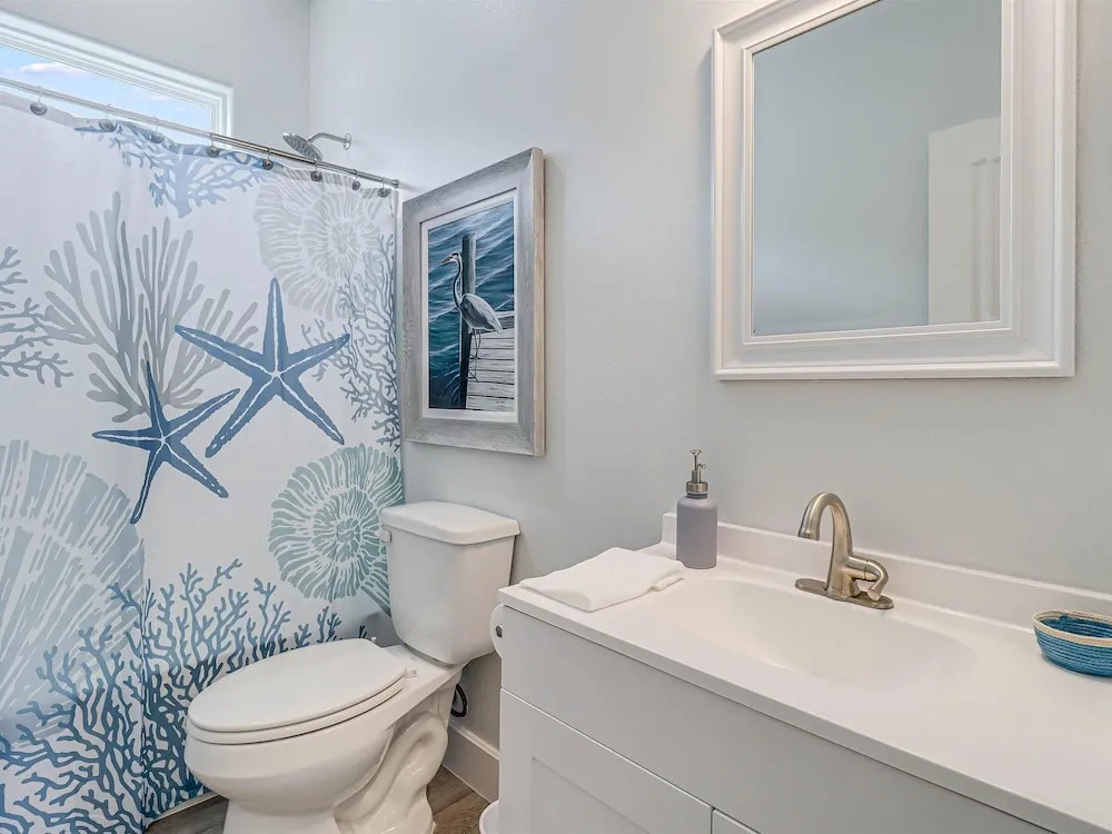 Pelican Reef Or104 3 Bedroom Home by RedAwning