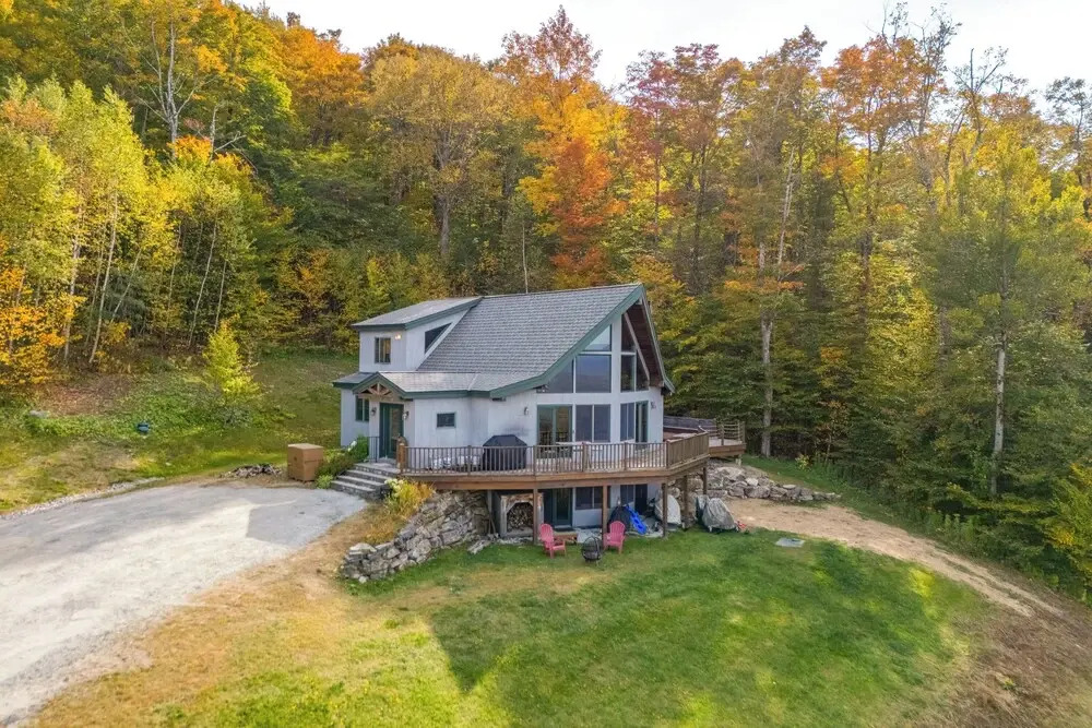 4 Mi to Stratton! Group Getaway w/ Deck & Views