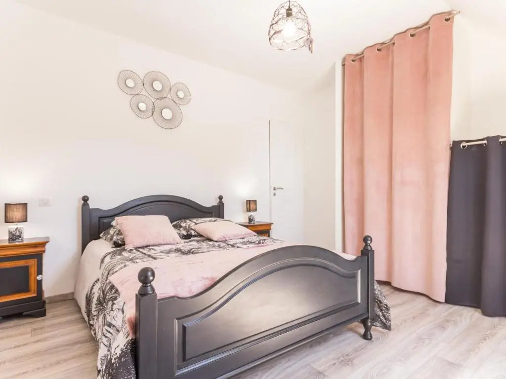 Maison moderne à 100m de la mer avec jardin clos, garage, WiFi, proche camping avec commerces, animaux OK - FR-1-306-1205