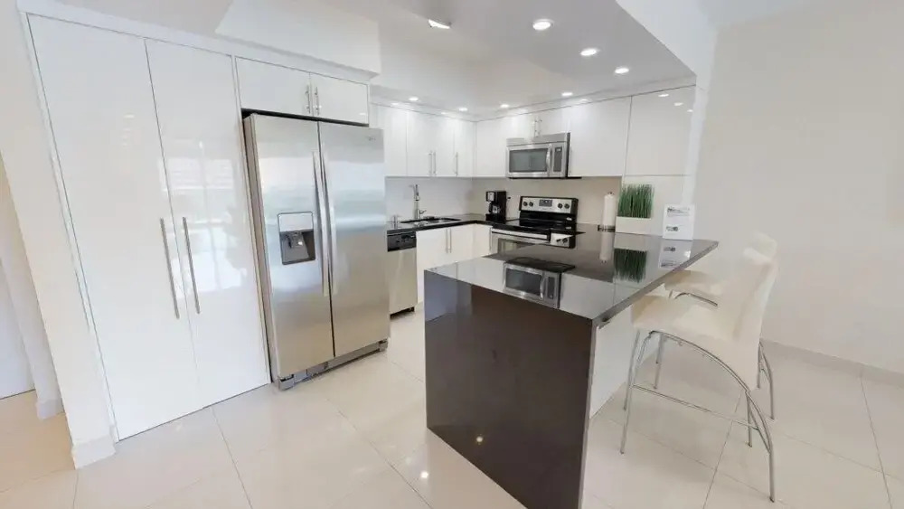 Premium 1 Bedroom +den Ocean View Or925