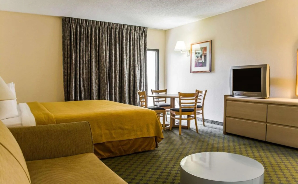 Quality Inn and Suites Golf Resort
