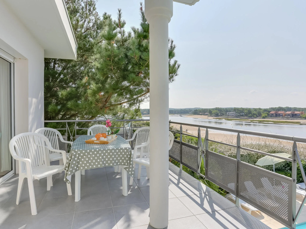 Holiday Home Les Pinasses by Interhome