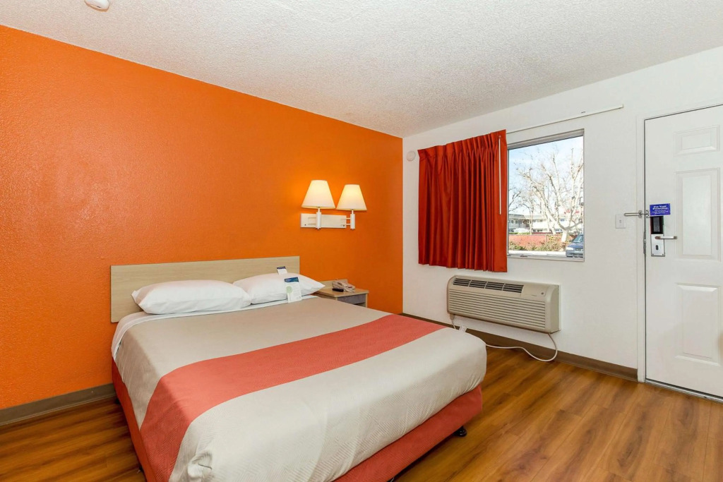 Motel 6 Hayward, CA- Silicon Valley Gateway