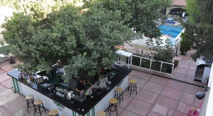 Curcuna Hotel