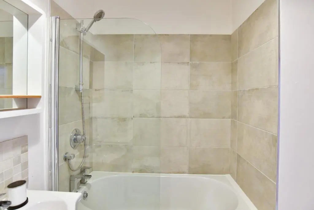 31 Cambrian Place, Swansea - Guest Homes