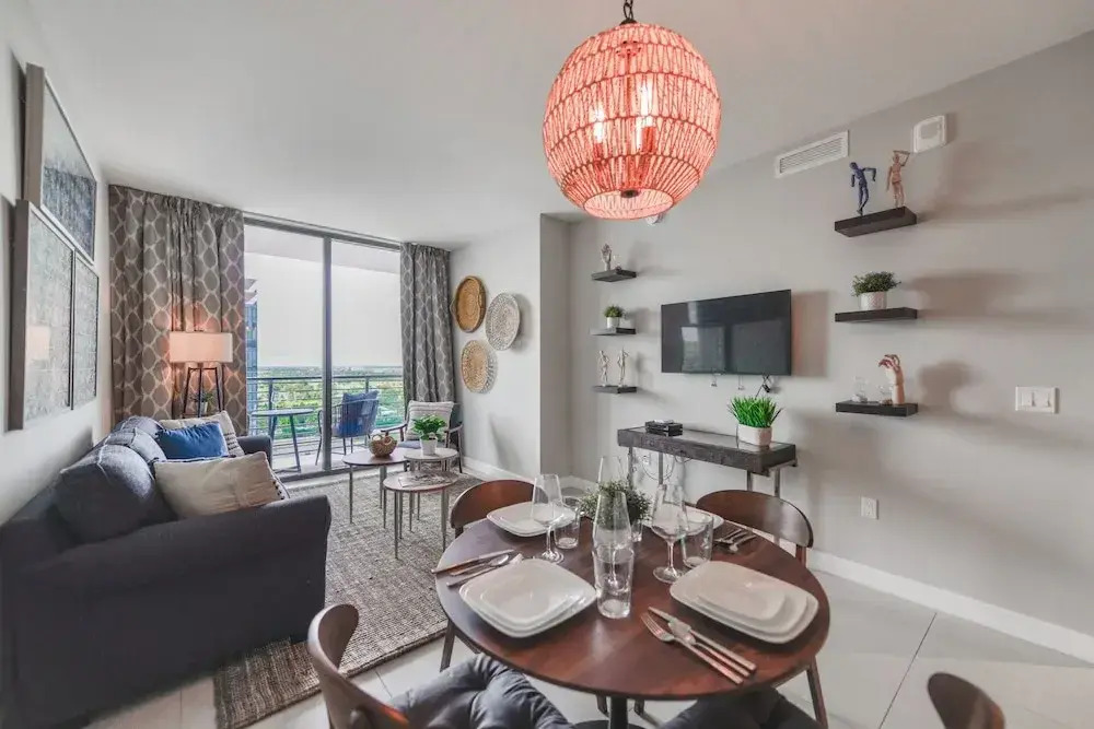 Downtown Doral Condo w-Free Parking