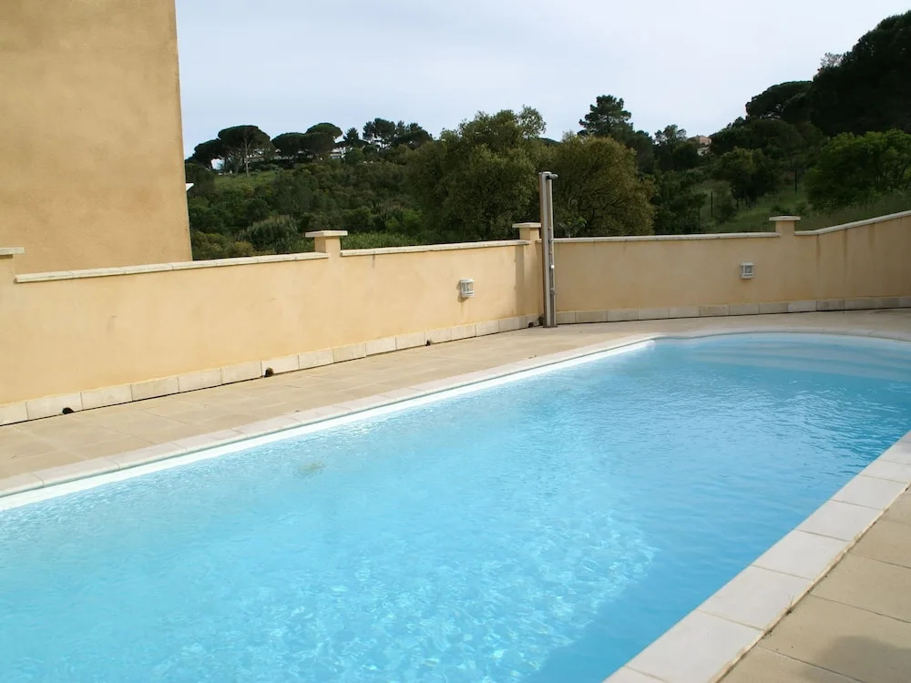 Soothing Holiday Home in Sainte-maxime With Swimming Pool