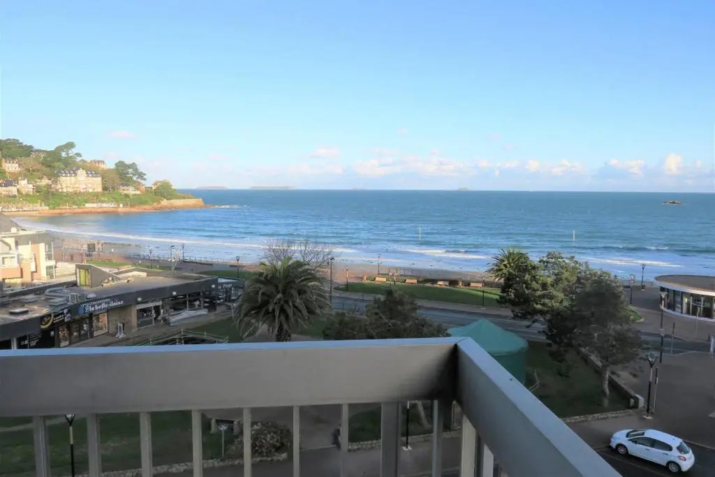 Appartement VUE PANORAMIQUE MER plage de Trestraou à PERROS-GUIREC - Réf 911