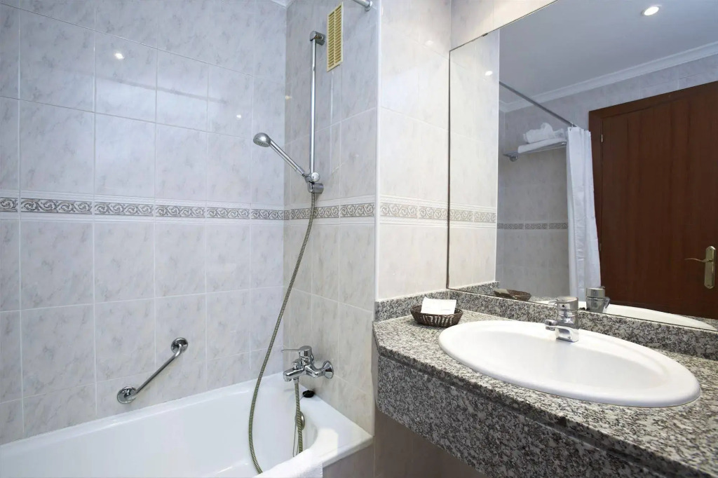 Universal Hotel Romantica