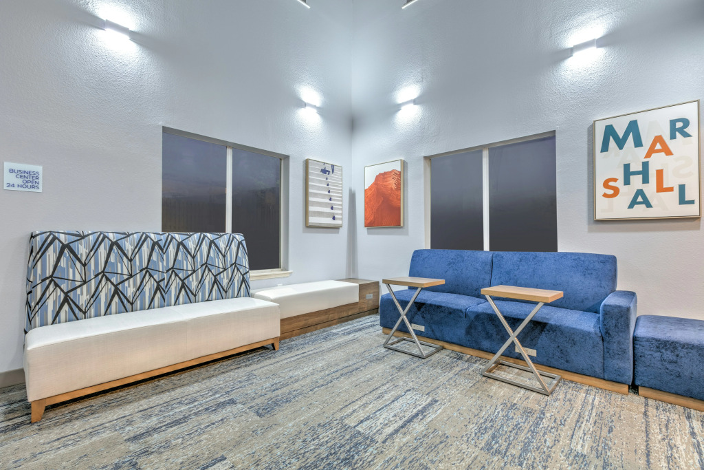 Holiday Inn Express Hotel & Suites Marshall by IHG