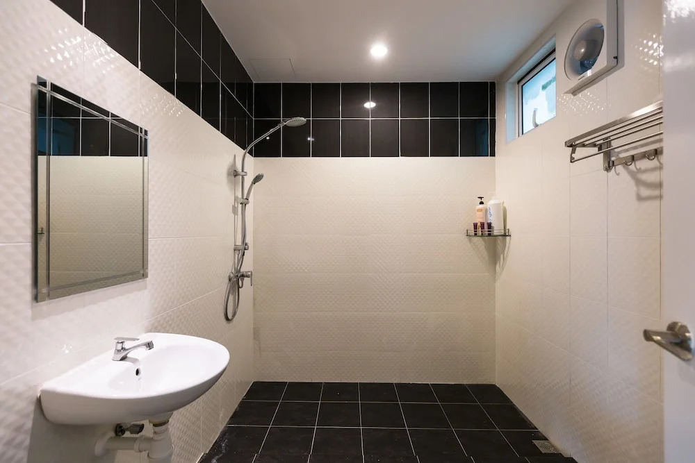 Spacious Seaview Suite