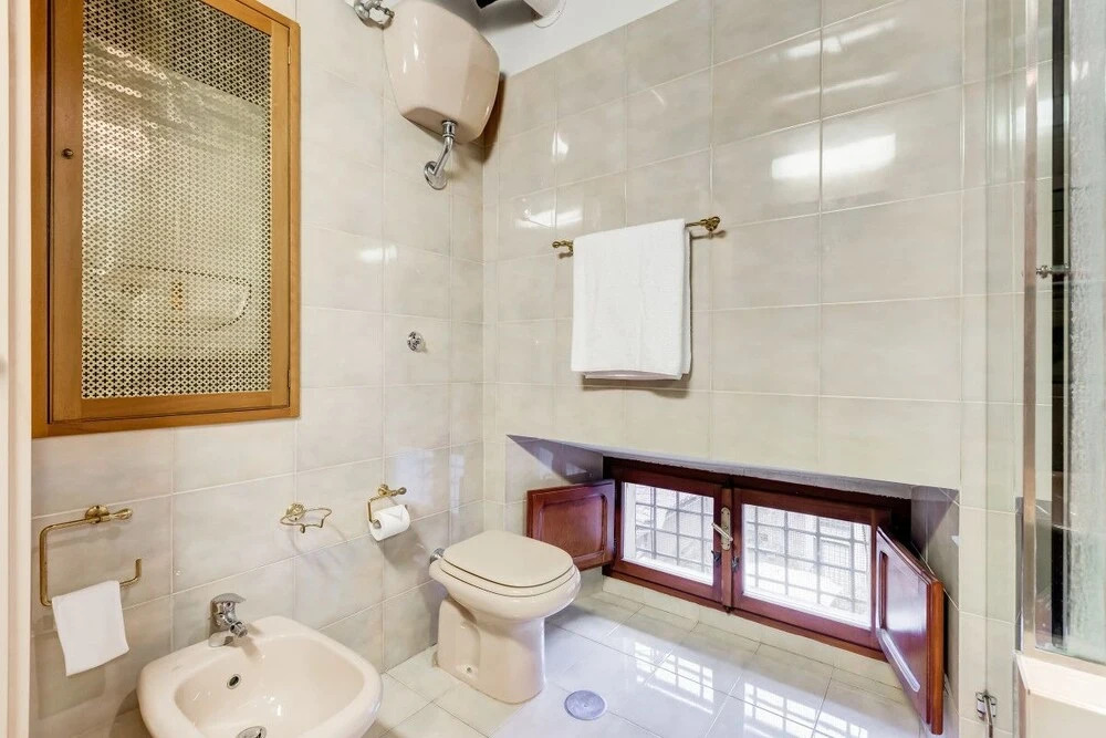 Large and Comfortable 6 Guests Flat in Trastevere