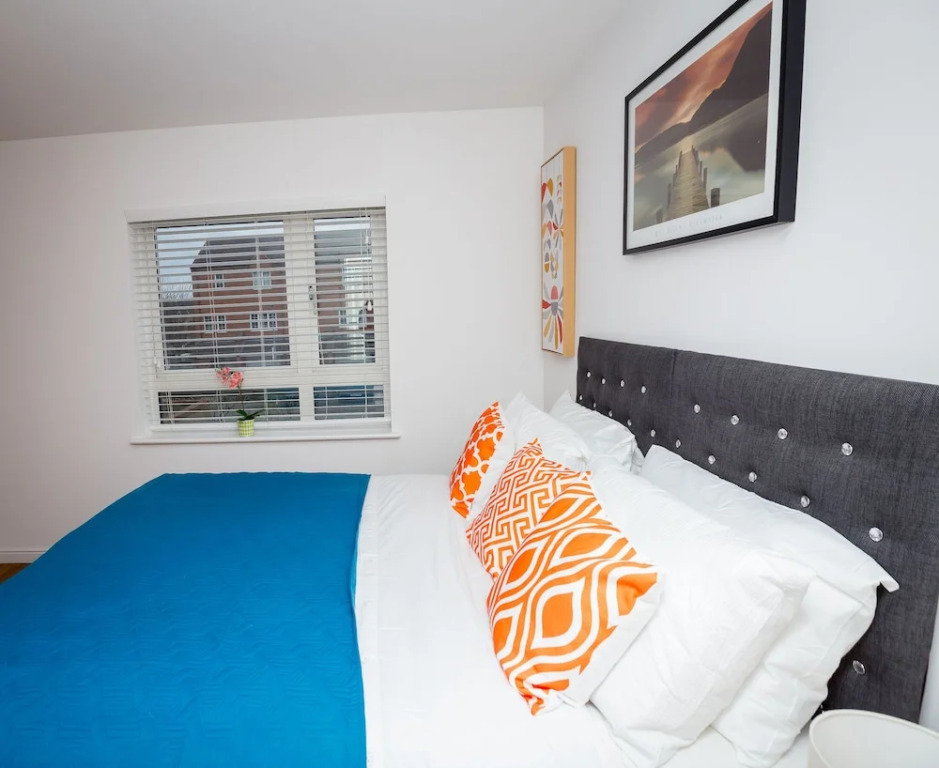 Walking Distance to Town With Free Parking