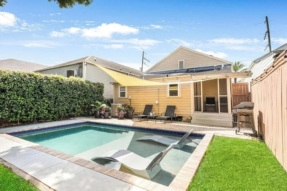 Spacious Retreat with private Pool