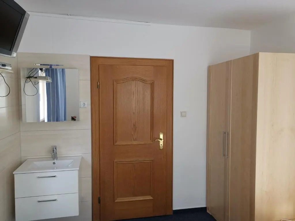Aris Rooms