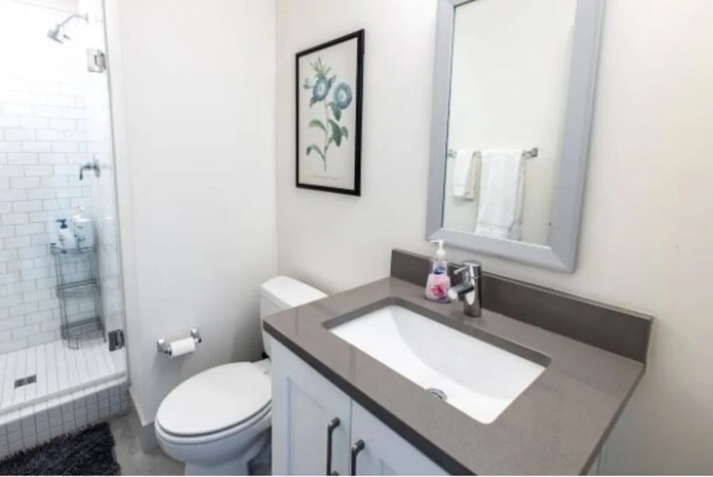 Bright Modern Mins From Downtown Nashville! 2 Bedroom Condo