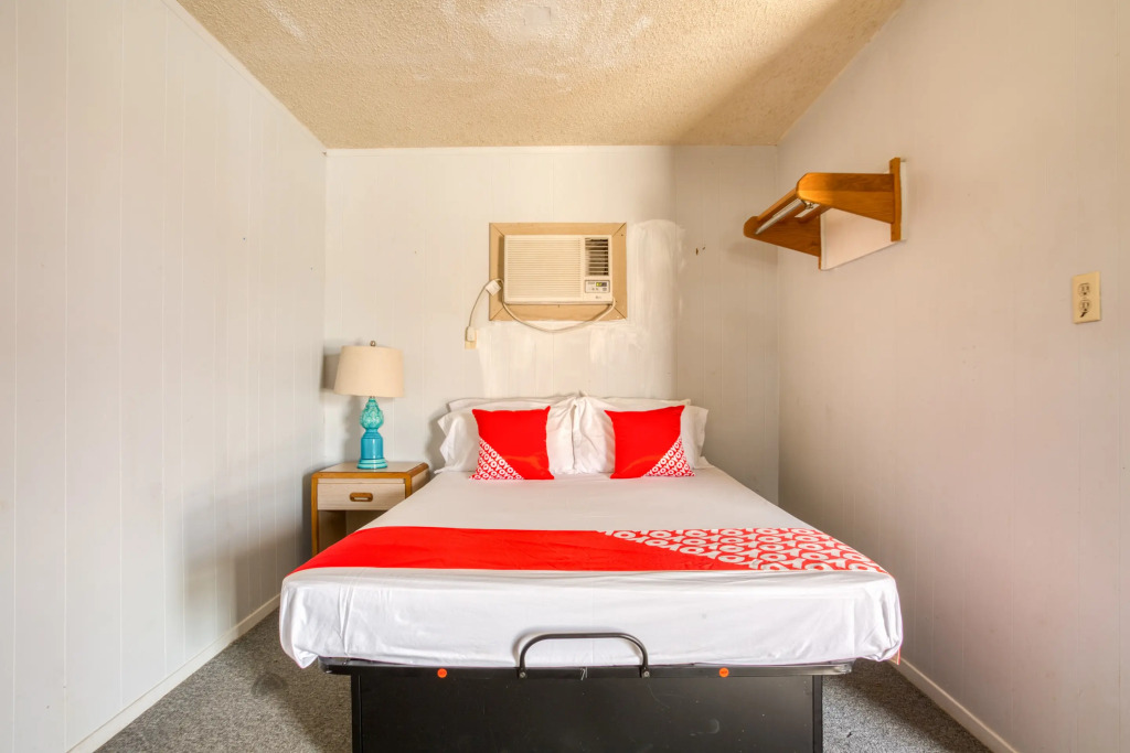 OYO Hotel Breckenridge TX Hubbard Creek Lake