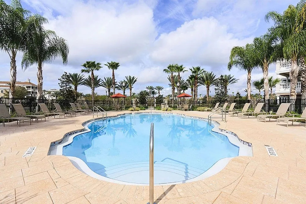 3 Bed 3 Bath condo w/ TV Golf Course Views by RedAwning