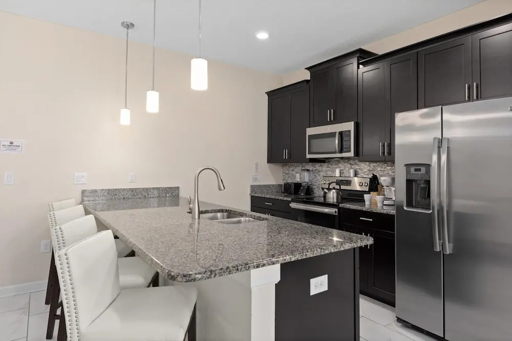 Tr_543r Scenic Champion 5 Bedroom Townhouse