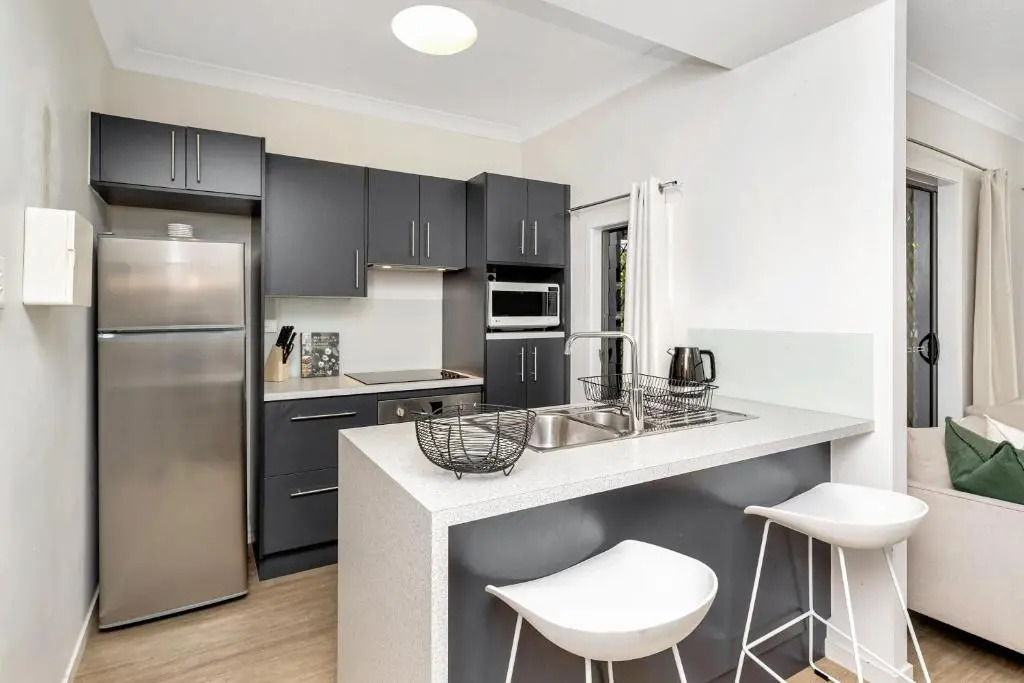The Strand - 2BR Unit with Wifi and Beach