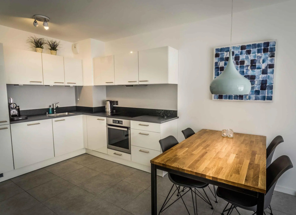 Modern 1 Bed Apartment in Prestigous Area of Cannes a Short Walk to the Croisette and the Palais - 1903