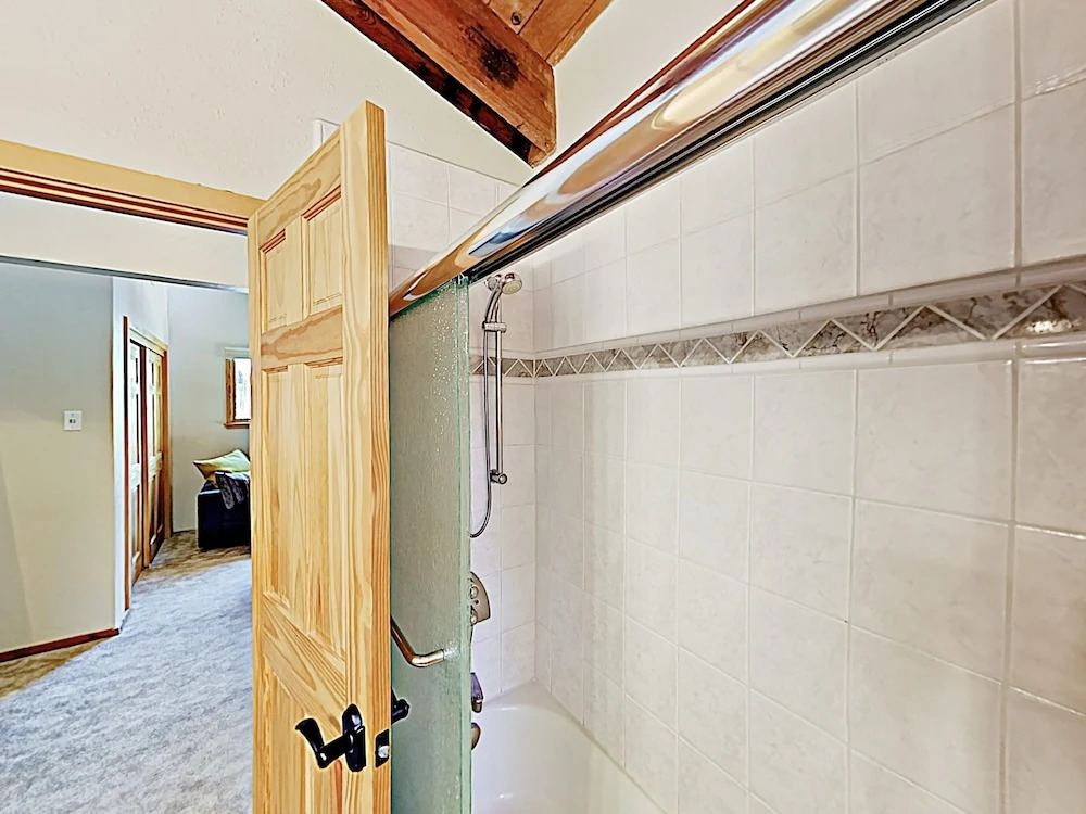 Remodeled Home W/ Shuttle To Northstar Village Home