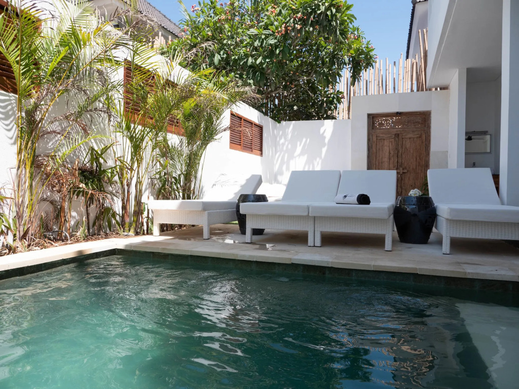 Ohanas Beachfront Resort & Beach Club