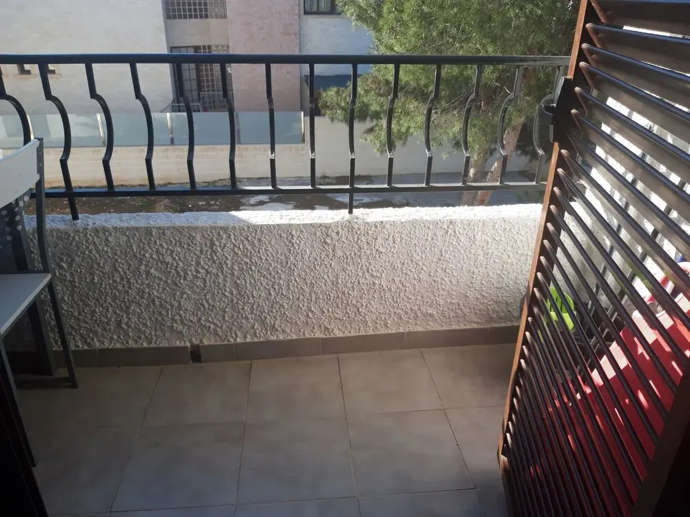 Cr191 second floor apartment