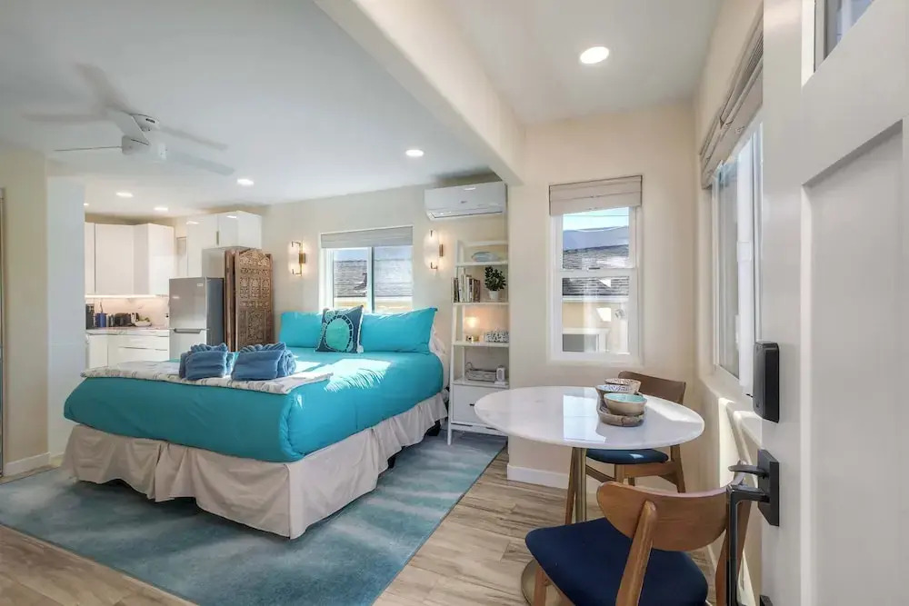 Monarch Cove - Unit B  For 2ppl