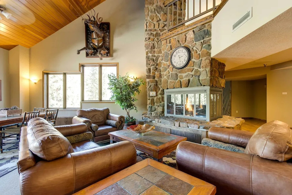 Ski-in/ski-out Winter Park Condo w/ Mountain Views