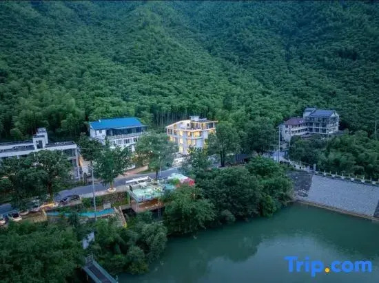 Misty Yunshan Villa · Private Hot Spring & Creek Inn (Anji Canyon Rafting)