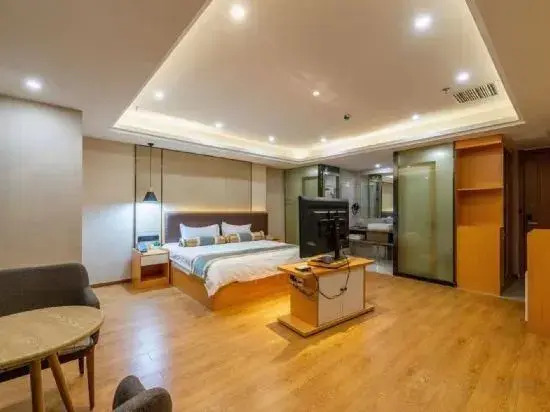 Holiday Huadu Hotel (Zhumadian Railway Station)