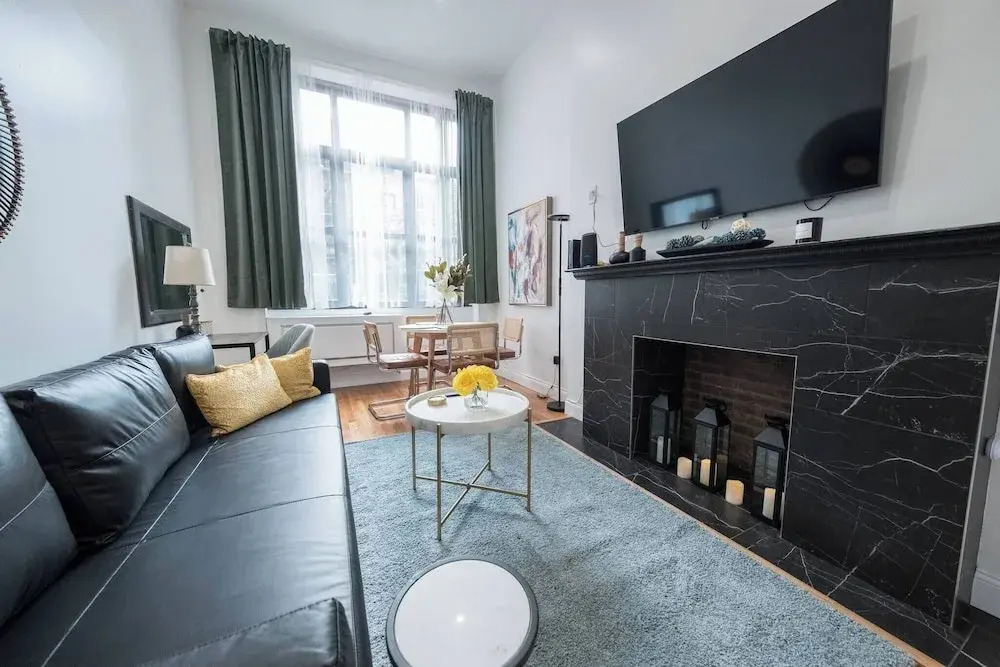Central Park Studio With Sleeping Loft